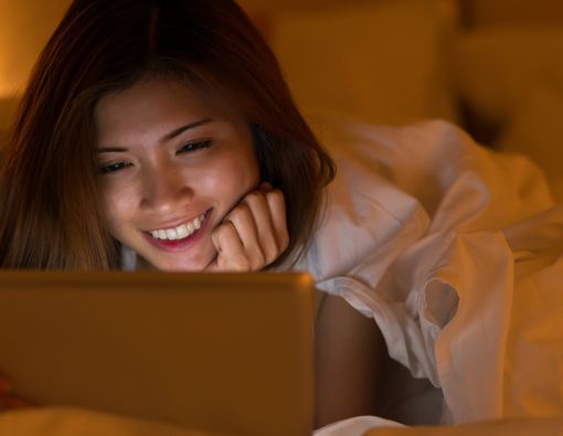 Buta Warna Karena Kelamaan Main Gadget, Kok Bisa?