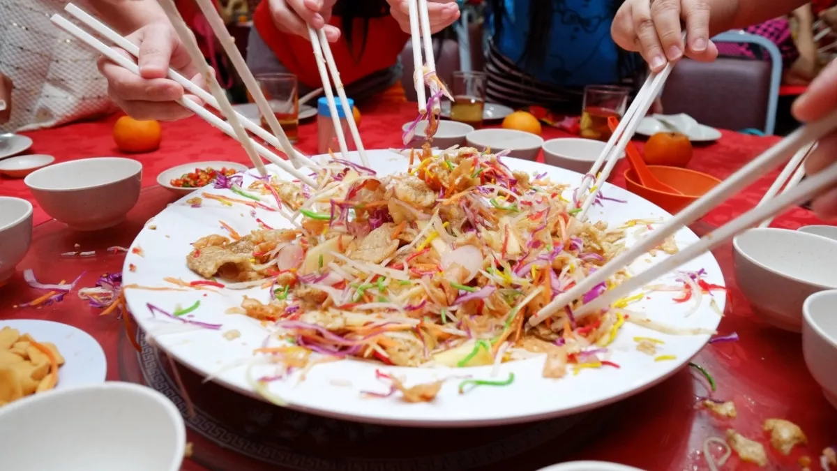 Manfaat Sehat Salad Yu Sheng, Makanan Khas Imlek