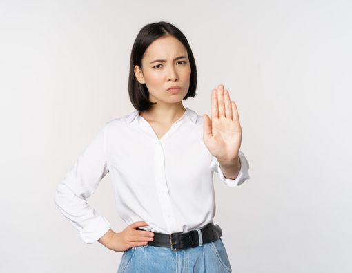 Terjebak Denial? Ini 5 Cara Sehat Mengatasinya