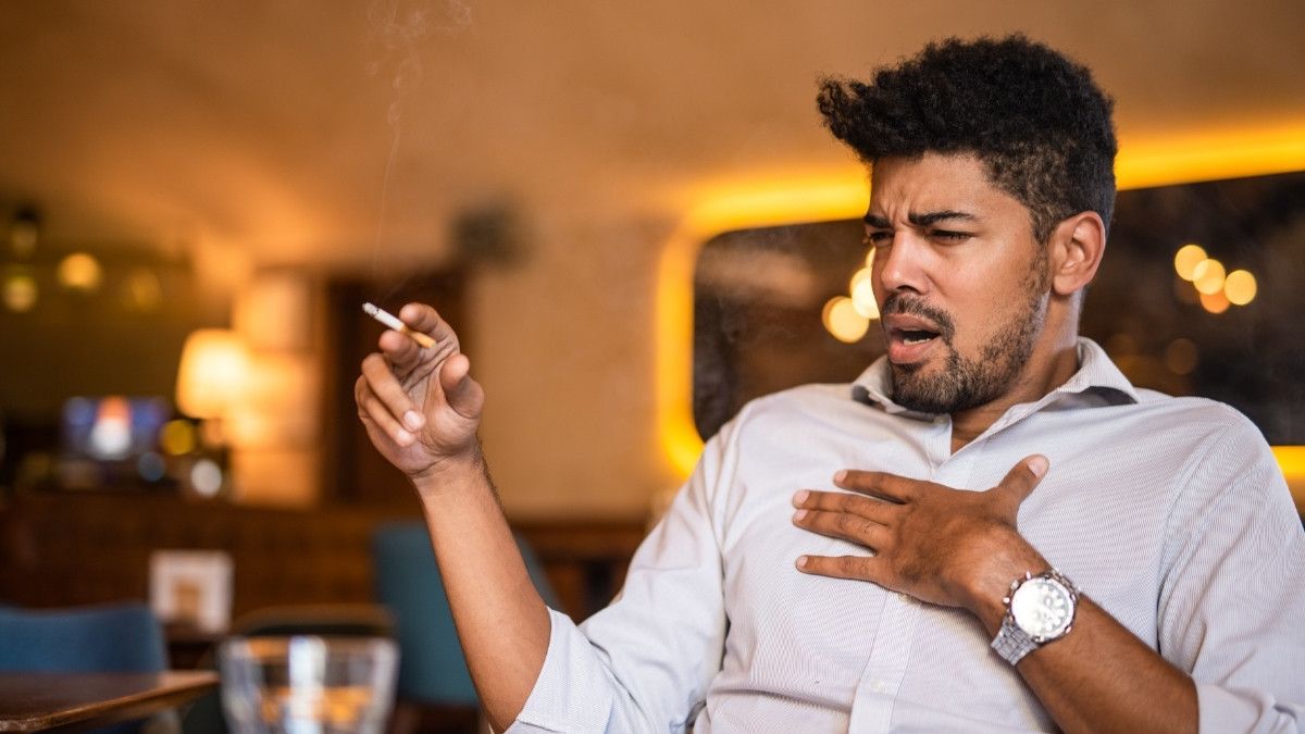 Mengenal Lebih Jauh Batuk Perokok atau Smoker's Cough
