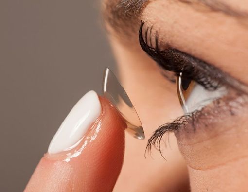 Kesalahan yang Sering Dilakukan Pengguna Lensa Kontak