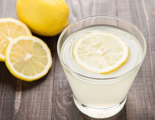 Rutin Minum Air Lemon Bantu Turunkan Kolesterol