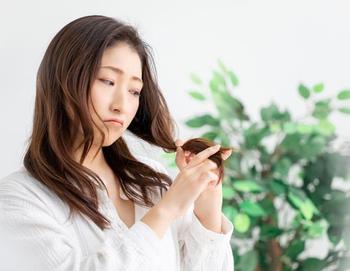 Rambut Kering dan Kasar, Ketahui Penyebab dan Cara Mengatasinya