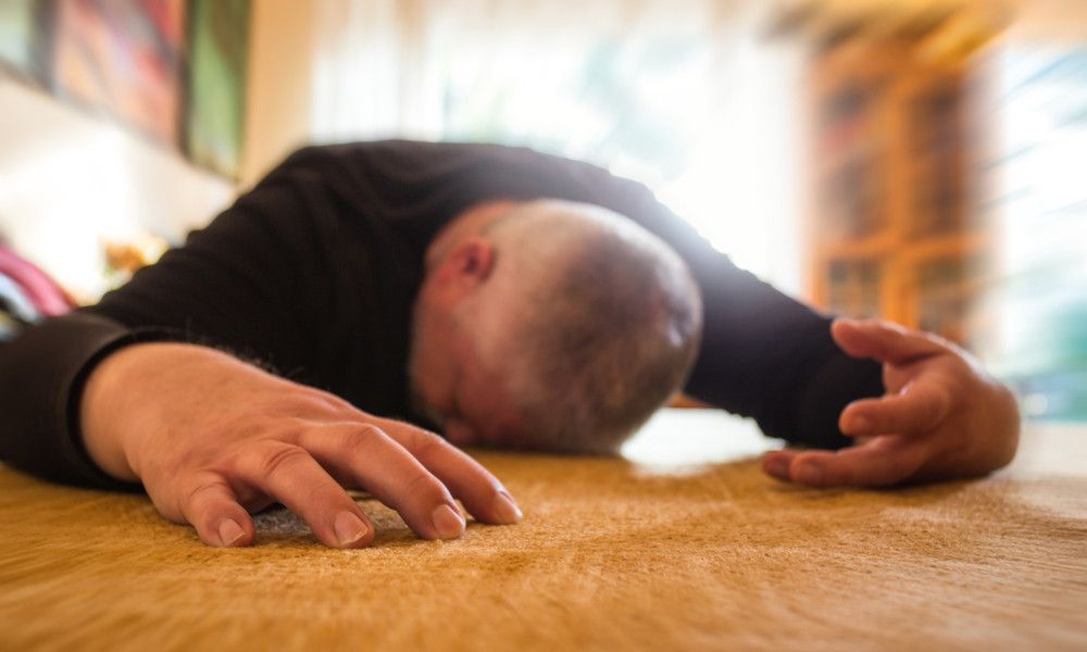 6 Penyebab Pingsan Mendadak yang Harus Anda Waspadai