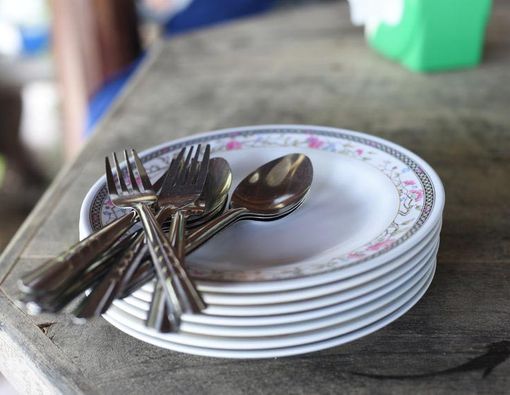 Penyakit Menular Akibat Saling Bertukar Alat Makan