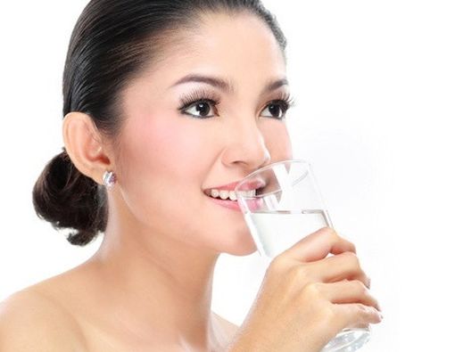 4 Trik Memenuhi Kebutuhan Cairan Selama Berpuasa