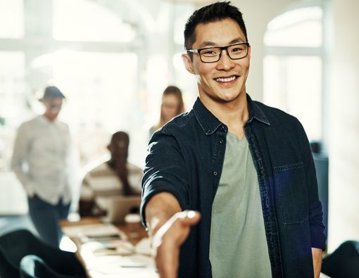 Senyum Bikin Awet Muda, Mitos atau Fakta?