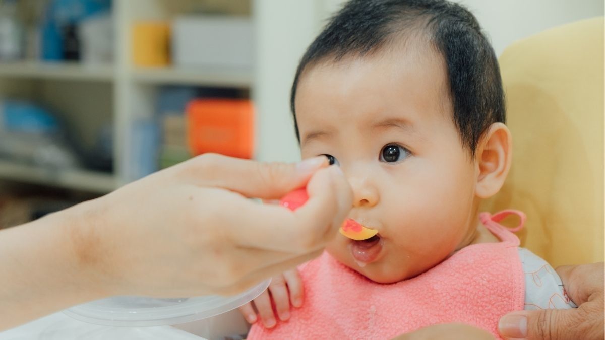 Cara Menyeimbangkan ASI dan MPASI untuk Penuhi Kebutuhan Gizi Bayi