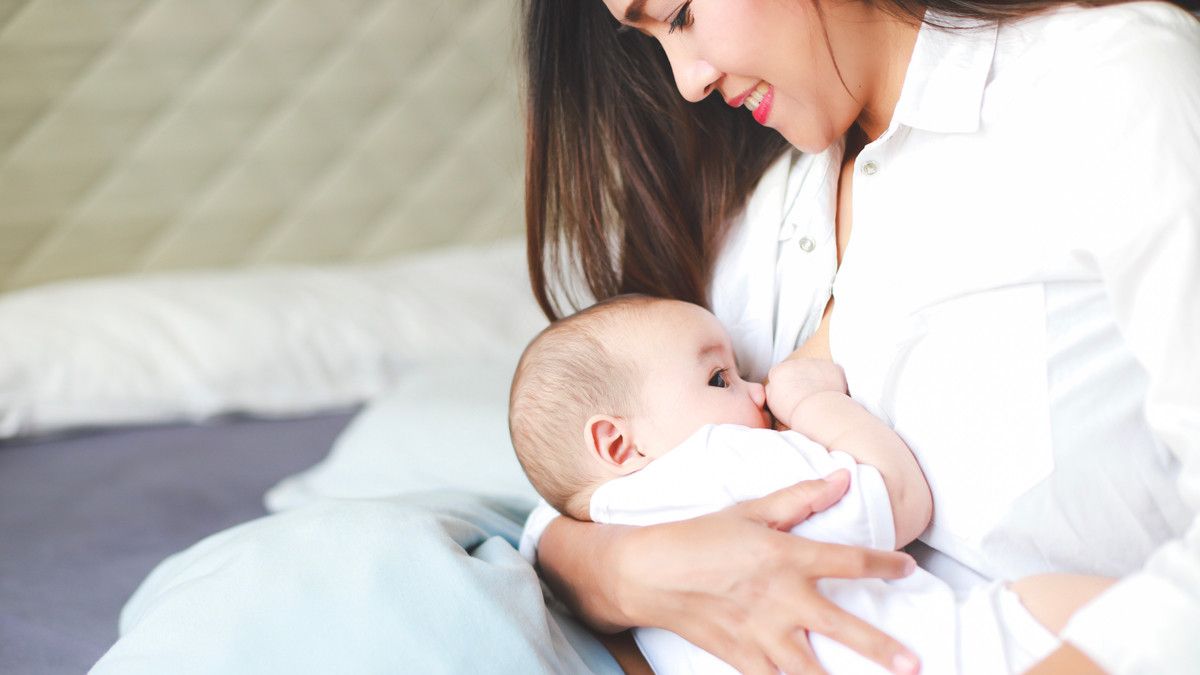 Ini Tanda Bayi Kebanyakan Minum Susu - KlikDokter