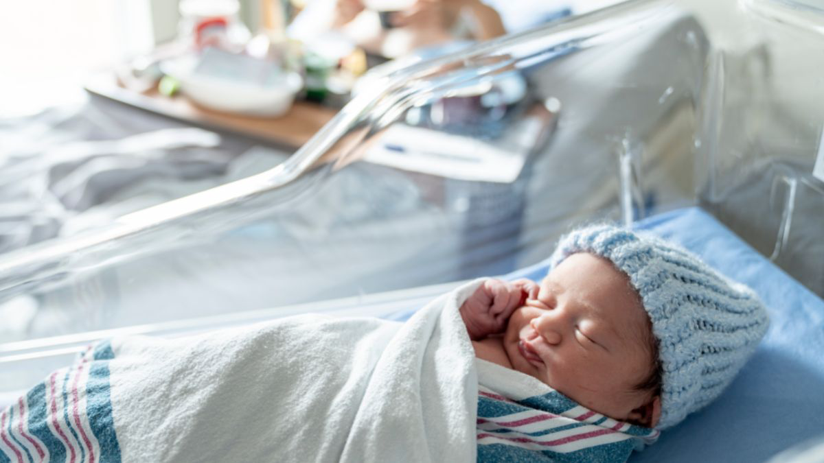 Tumbuh Kembang Bayi 1 Bulan