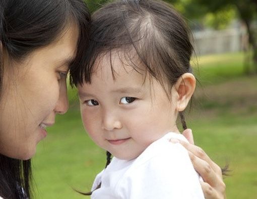 3 Cara Menghadapi Anak Pemalu