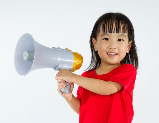 Ketahui Penyebab dan Cara Mengatasi si Kecil Terlambat Bicara