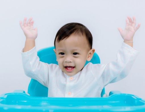 Tanda si Kecil Tak Perlu Lagi Duduk Di High Chair
