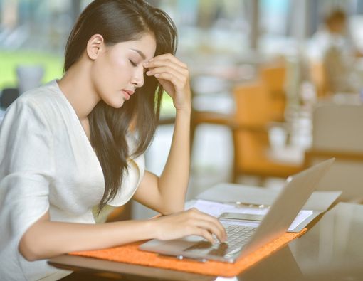 Penyebab dan Cara Mengatasi Badan Lemas Saat Menstruasi