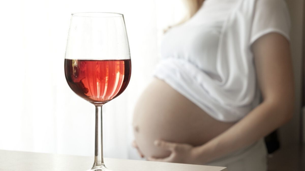 4 Dampak Fatal Minum Alkohol bagi Wanita Hamil