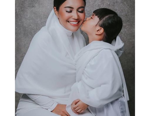 Leukemia seperti Dialami Anak Denada, Apa Penyebabnya?