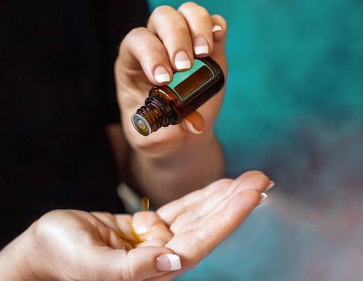 Minyak Tawon Ampuh untuk Mengatasi Sakit Gigi, Benarkah?