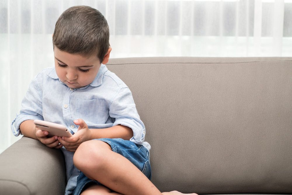 Usia Berapa Anak Boleh Punya Media Sosial?