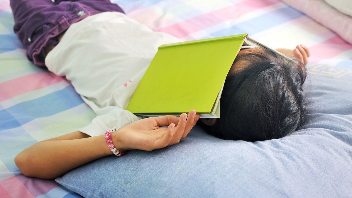 Anak Malas-Malasan Sekolah Online, Ini Trik yang Bisa Dilakukan Ortu!