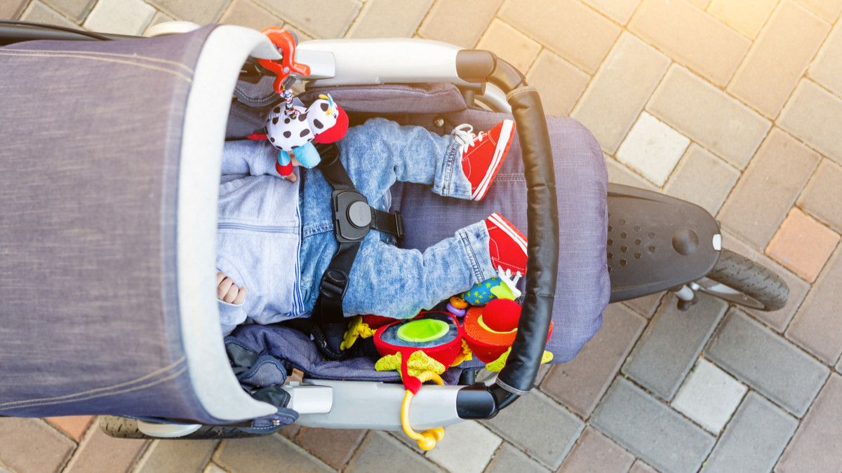 Container Baby Syndrome, Bahaya Akibat Bayi Terlalu Lama di Stroller