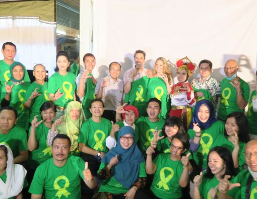 Ethan Zohn, Mantan Pesepak Bola yang Bangkit dari Kanker Limfoma