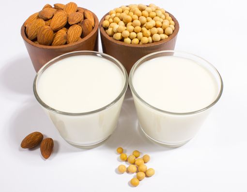 Susu Almond vs Susu Kedelai, Mana Lebih Baik?
