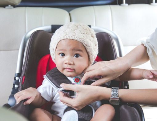 Kesalahan yang Dilakukan Orang Tua Saat Anak Duduk di Car Seat