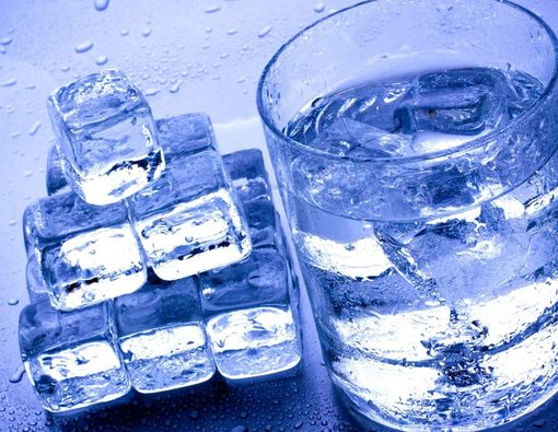 Minum Air Dingin Bikin Ginjal Rusak, Benarkah?