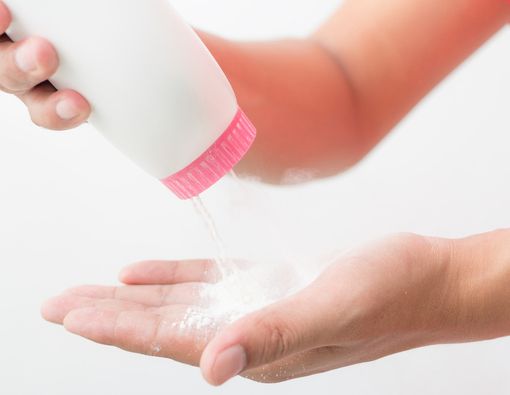 Saat Cacar Air, Bolehkah Pakai Bedak di Badan?