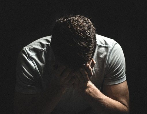 Penelitian: Pria Move On dan Menyesal Lebih Lama Setelah Putus