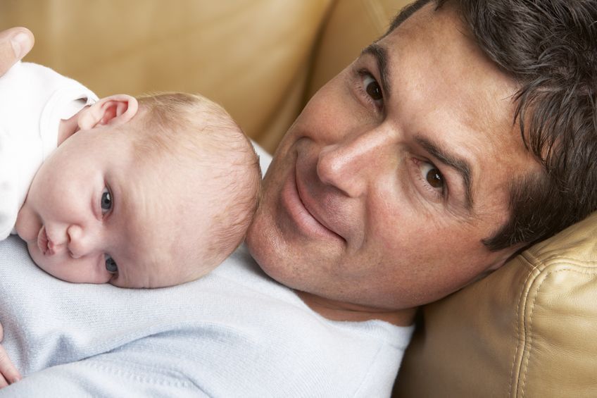 Benarkah Usia Ayah Pengaruhi Kesehatan Bayi?