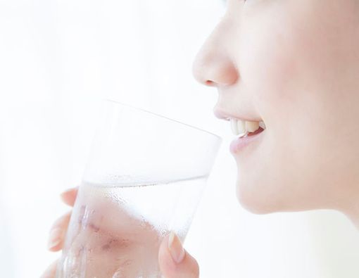 Pentingnya Air Putih untuk Menjaga Kelembapan Kulit Anda