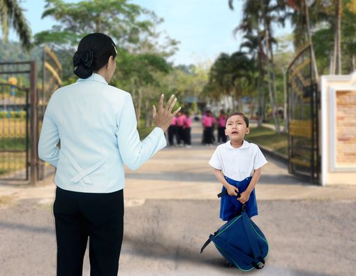 Anak Tidak Mau Sekolah, Kira-Kira Apa Sebabnya?