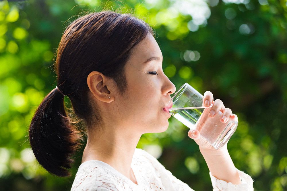 Cegah Stres dengan Rutin Minum Air Putih