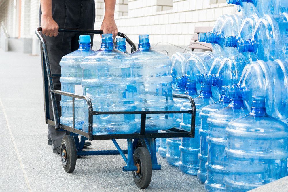 Inilah Mengapa Air Minum Isi Ulang Kerap Bermasalah