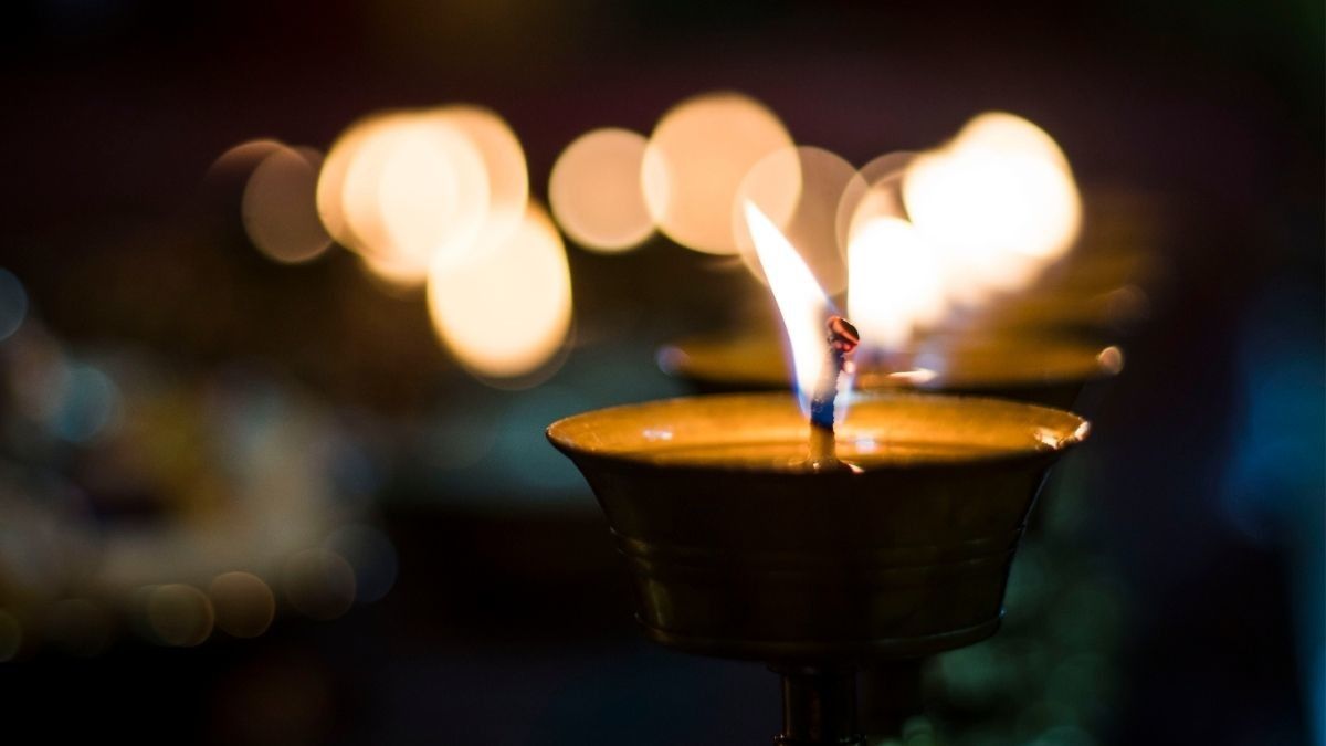 Awas, Ini Bahaya Penggunaan Lilin BDSM untuk Kesehatan