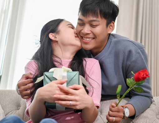 Ciuman Lembut di 5 Titik Ini Bisa Meningkatkan Gairah Wanita dengan Cepat