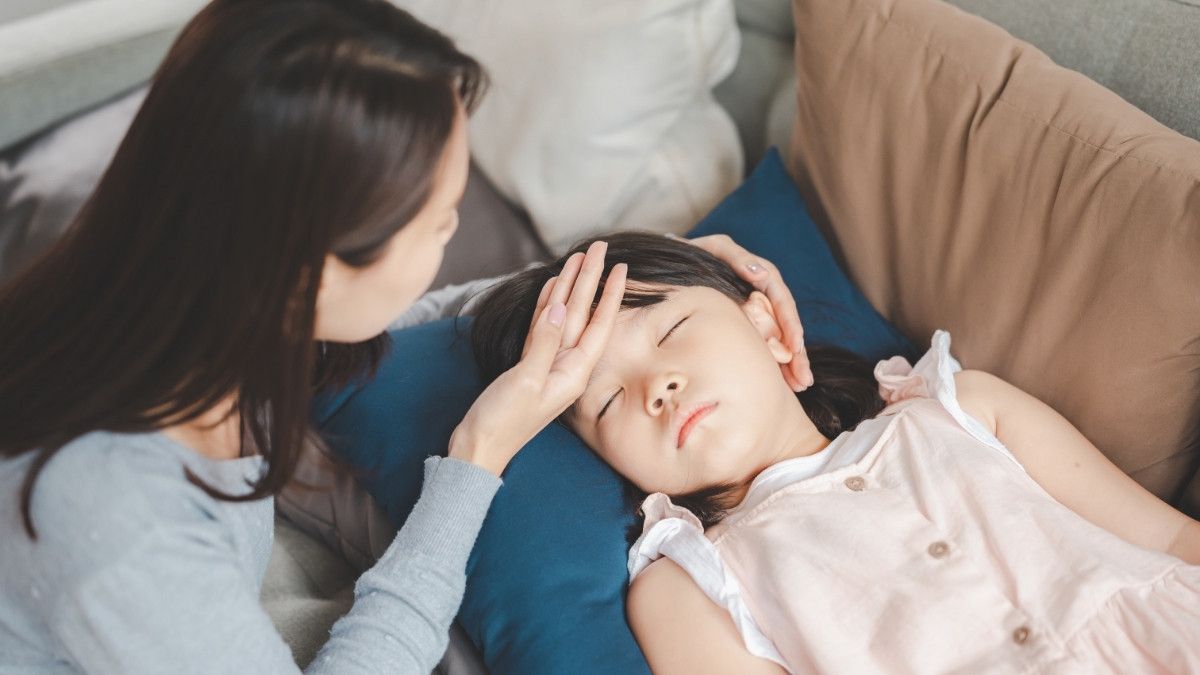 Demam Anak Naik Turun, Mungkin Hal Ini Penyebabnya