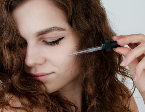 Ikutan Tahap Layering Serum ala Beauty Vlogger, Aman atau Tidak?