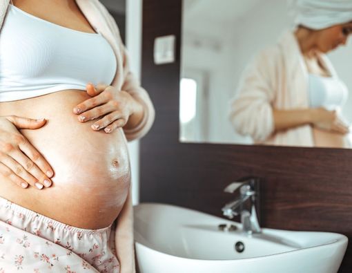 9 Cara Jitu Menyamarkan dan Menghilangkan Stretch Mark