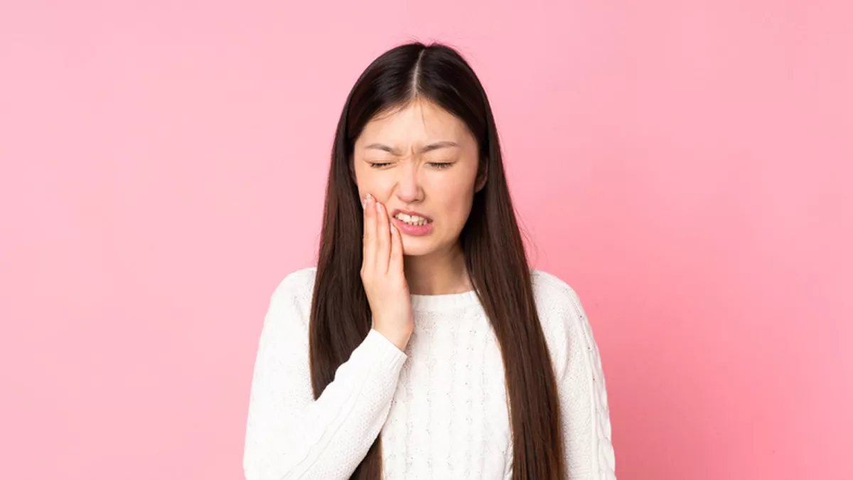 Gigi Sakit dan Ngilu? Mungkin Gigi Anda Retak