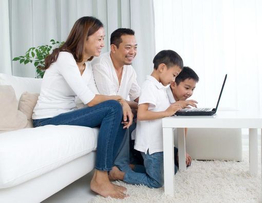 Kiat Agar Anak Tetap Aman di Media Sosial