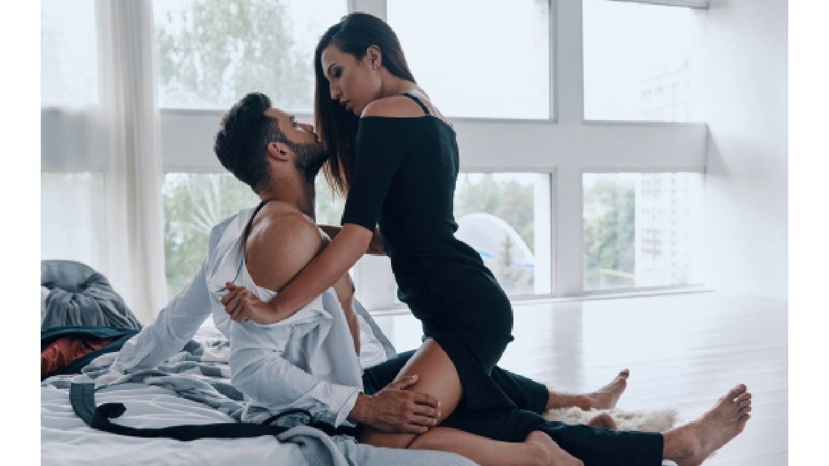 Kenali Posisi Lotus, Bikin Bercinta Makin Bergairah