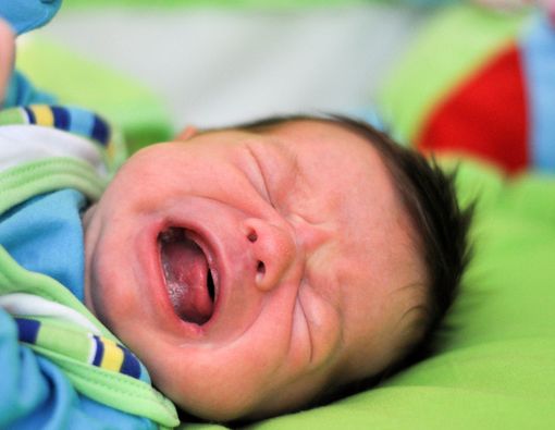 12 Penyebab Bayi Menangis Terus, Tanda Masalah Kesehatan? 