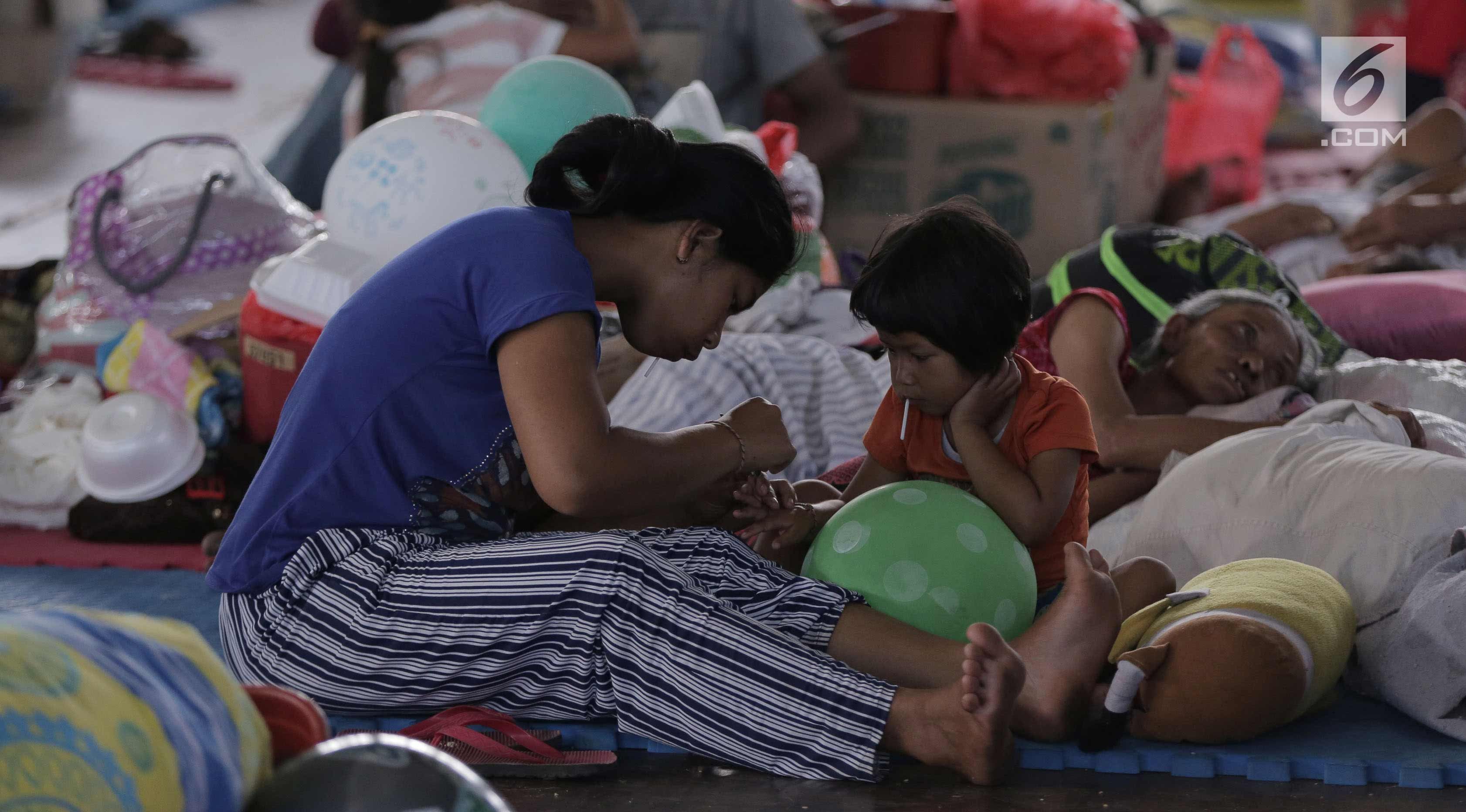 Pengungsi Gunung Agung di Bali Mulai Terserang Penyakit