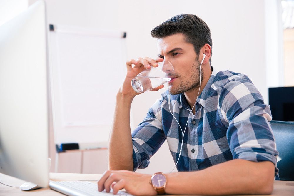 Tips Mengatasi Dehidrasi Selain Minum Air Putih