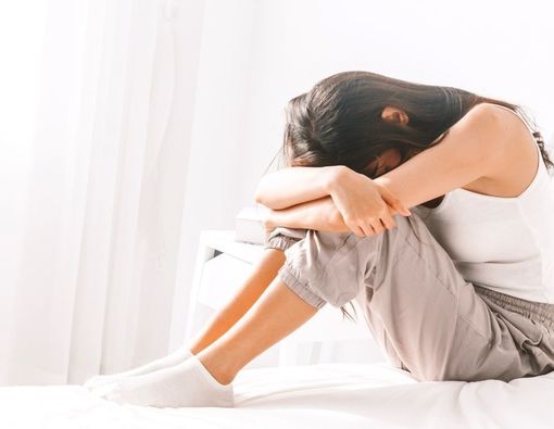 Merasa Bersalah Setelah Selamat dari Musibah? Waspada Survivor Guilt!