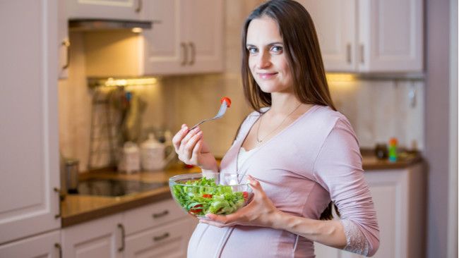 Pola Makan yang Perlu Diperhatikan Ibu Jelang Melahirkan