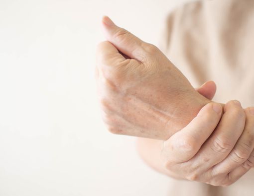 10 Penyebab Pergelangan Tangan Terasa Nyeri