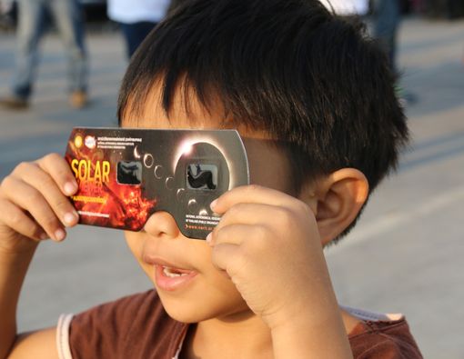 Mau Lihat Gerhana Matahari Cincin? Hati-Hati Terkena Retinopati Surya